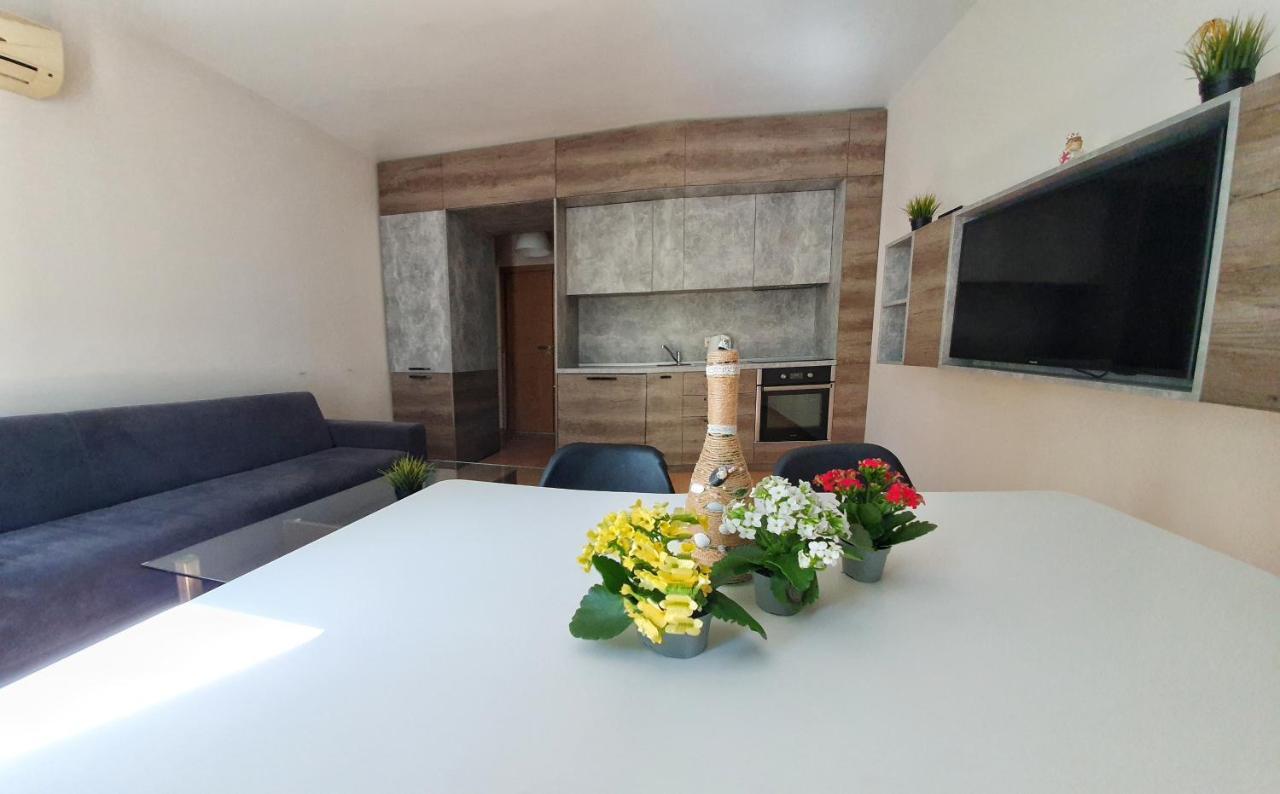 Apartments In Atlantic Поморие Екстериор снимка